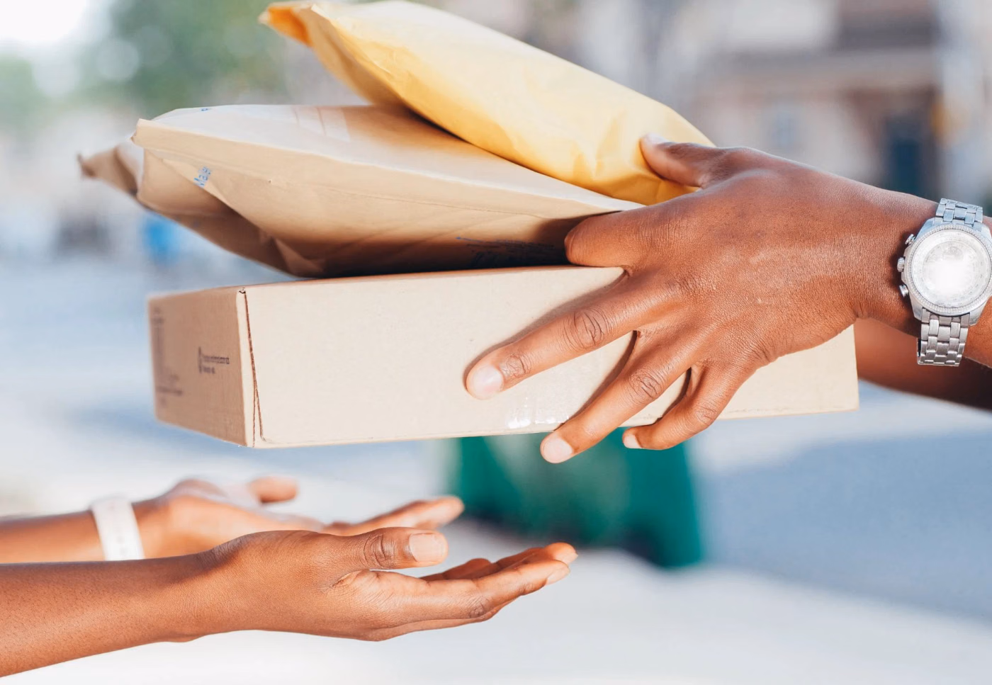 How Courier Companies Enhance Reliability and Transparency Using a Delivery Management App